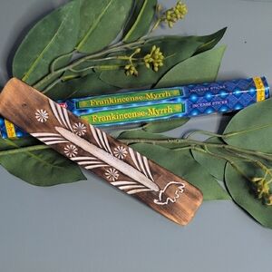 Hem Frankincense-Myrrh Incense Bundle - 20 Stick Box & Incense Holder